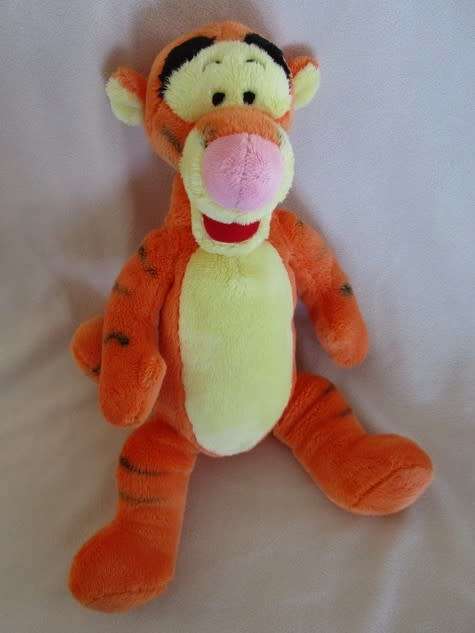 CUTE 34CM TALL DISNEY TIGGER FROM WINNIE THE POOH