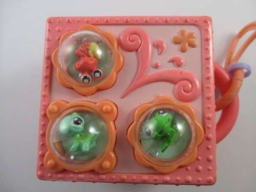 NO.31 - HASBRO LITTLEST PET SHOP - THE CUTEST TRAVEL CARRY FOLDING HOUSE/PLAYGROUND WITH 3 MINI PETS