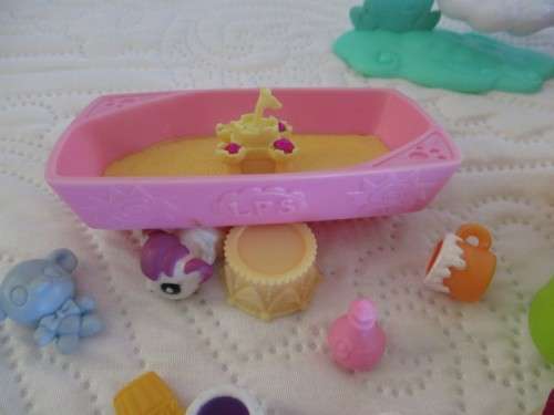 NO.41 - HASBRO LITTLEST PET SHOP - A WHOLE LOAD OF MIXED LPS ACCESSORIES ETC