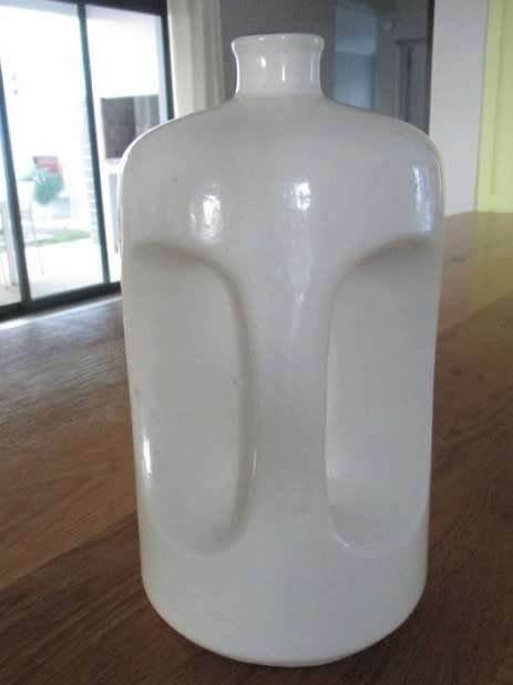 AN UNUSUAL QUIRKY MIDDLE EASTERN? HAND PAINTED CERAMIC SCULPTURAL BOTTLE/JAR