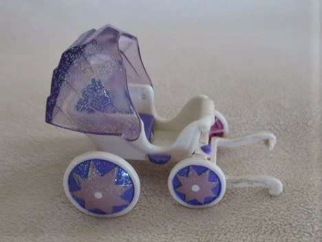 CUTE  LITTLE  CART/CARRIAGE TO ADD TO YOUR LPS/MY LITTLE PONY DISPLAY