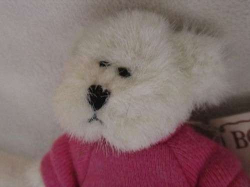 A COLLECTABLE FULLY JOINTED MINIATURE BOYDS BEAR FROM THEIR HEAD BEAN THINKIN' OF YA SERIES