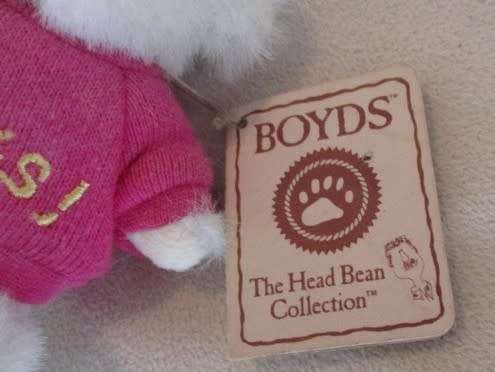 A COLLECTABLE FULLY JOINTED MINIATURE BOYDS BEAR FROM THEIR HEAD BEAN THINKIN' OF YA SERIES