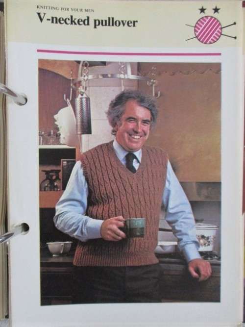 FOR THE KNITTING LOVERS - AN OLDHAMS ARCH FILE CONTAINING KNITTING TECHNIQUES AND OVER 65 PATTERNS