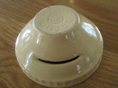 RARE VINTAGE T.G. GREEN YELLOW WARE EGG SEPARATOR IN EXCELLENT CONDITION