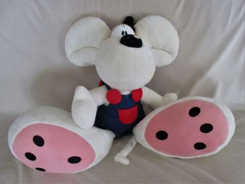 AN ABSOLUTELY ENORMOUS COLLECTABLE DIDDL MOUSE