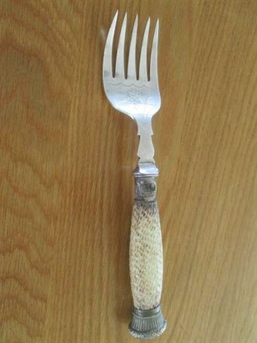 ORNATE VINTAGE HALLMARKED ELECTROPLATE SILVER FISH SERVER SET