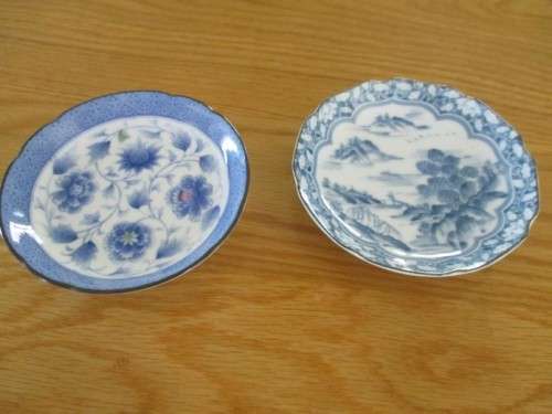 TWO SMALL SHALLOW JAPANESE BLUE AND WHITE DISHES - SIGNED