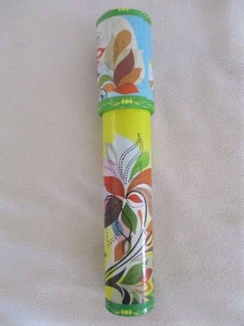 A LOVELY 'TWIST AND TURN' KALEIDOSCOPE