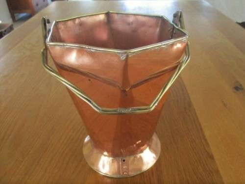 A LARGE VINTAGE SOLID COPPER AND BRASS BUCKET PLANTER - GREAT FOR A LARGE BUNCH OF FLOWERS TOO!!