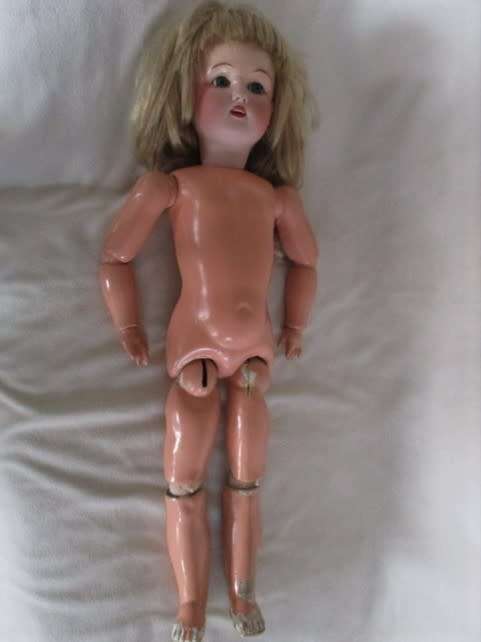 ANTIQUE 58CM TALL GERMAN? DOLL WITH BISQUE HEAD, COMPOSITION BODY, BALL JOINTED ELBOWS AND KNEES!!