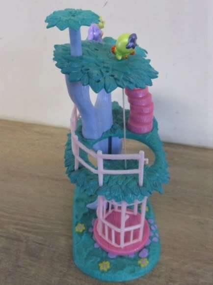 A CUTE TREEHOUSE WITH LIFT FOR YOUR LPS, SYLVANIAN FAMILY OR SMALL DOLLS AND FAIRIES