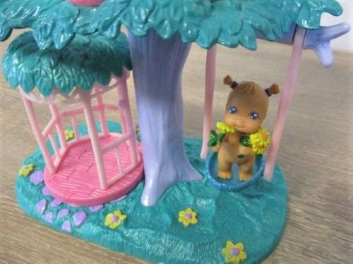 A CUTE TREEHOUSE WITH LIFT FOR YOUR LPS, SYLVANIAN FAMILY OR SMALL DOLLS AND FAIRIES