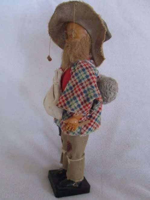 HE'S BEEN ON THE ROAD FOR MANY YEARS - A VINTAGE AUSTRALIAN SWAGMAN