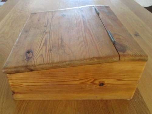 AN OLD LARGE WOODEN BIBLE BOX - HANDY STORING/DISPLAY