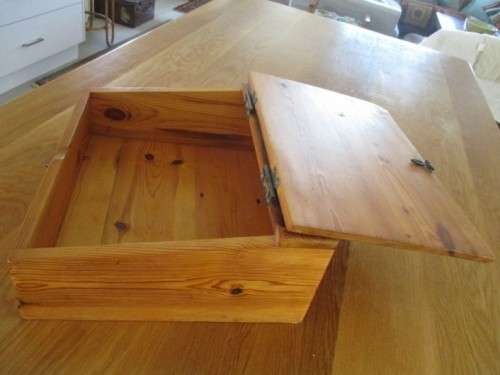 AN OLD LARGE WOODEN BIBLE BOX - HANDY STORING/DISPLAY