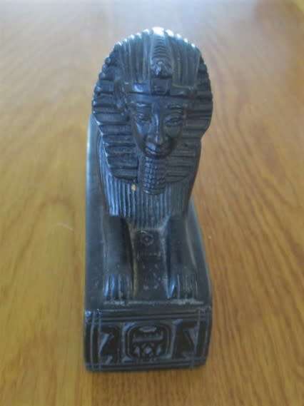 BLACK RESIN PAPER WEIGHT FIGURINE OF EGYPTIAN SPHINX