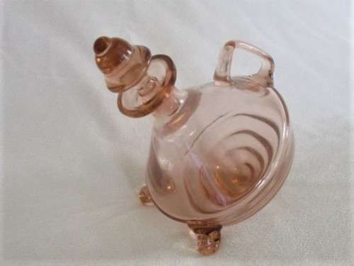 A MOST UNUSUAL CONICAL SHELL-SHAPED 500ML VINTAGE/ANTIQUE PINK GLASS WINE DECANTER - FOSTORIA?