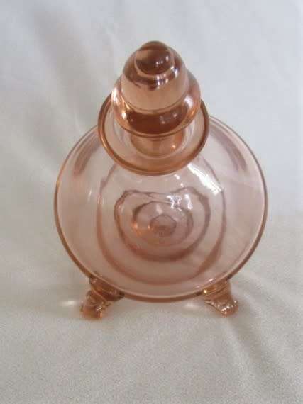 A MOST UNUSUAL CONICAL SHELL-SHAPED 500ML VINTAGE/ANTIQUE PINK GLASS WINE DECANTER - FOSTORIA?