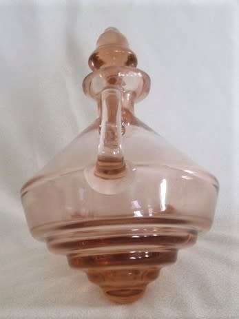 A MOST UNUSUAL CONICAL SHELL-SHAPED 500ML VINTAGE/ANTIQUE PINK GLASS WINE DECANTER - FOSTORIA?