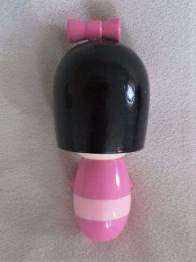 TWO COLLECTABLE WOODEN JAPANESE KOKESHI DOLLS