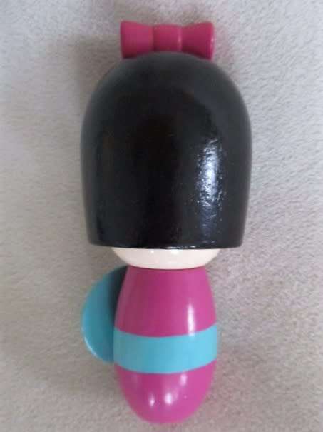TWO COLLECTABLE WOODEN JAPANESE KOKESHI DOLLS