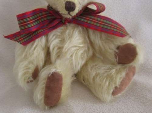 A GORGEOUS SMALL MOHAIR HAND MADE ARTIST'S TEDDY BEAR - FULLY JOINTED