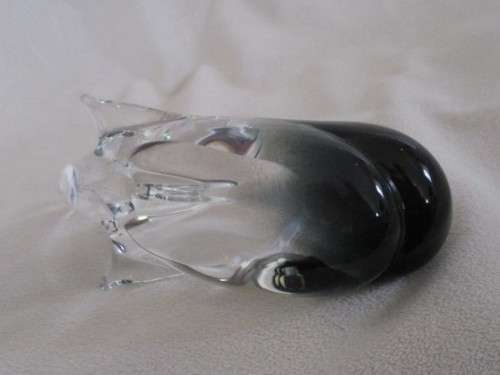STUNNING LARGE NGWENYA GLASS WHALE (DIFFICULT TO PHOTOGRAPH BUT NO DAMAGE)