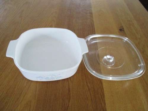 RARE - LARGE 2 LITRE LIDDED CASSEROLE DISH WITH DELICATE COUNTRY CORNFLOWER DESIGN