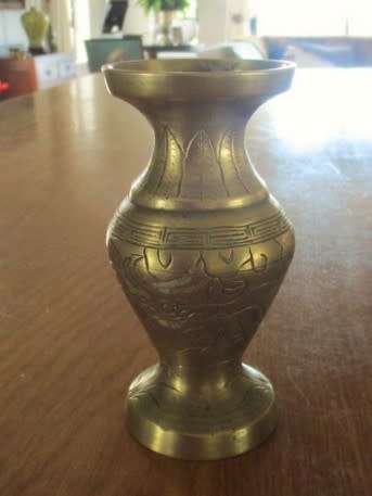 AN OLD ANTIQUE? CHINESE BRASS VASE INTRICATELY ENGRAVED WITH FIVE-CLAWED DRAGON