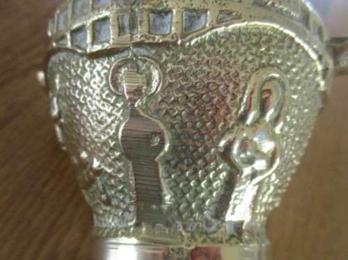 A MOST UNUSUAL HEAVY, SOLID BRASS ASHTRAY DEPICTING NATIVITY SCENE