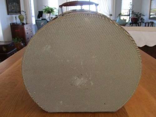 VINTAGE MAX COWELL HAT BOX SUITCASE IN GREAT CONDITION AND STILL WITH KEY