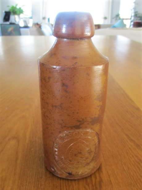 ANTIQUE VICTORIAN STONEWARE GINGER BEER BOTTLE MADE BY BARNETT & FOSTER LONDON FOR A. BECK & SON, PE