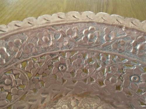 LARGE ANTIQUE HAND FORGED MIDDLE EASTERN/ISLAMIC/PERSIAN COPPER BOWL WITH DETAILED WORK