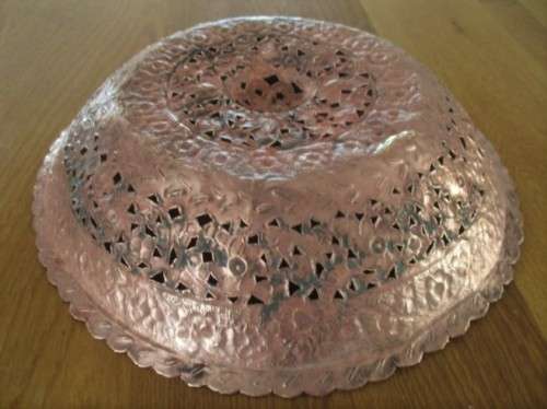 LARGE ANTIQUE HAND FORGED MIDDLE EASTERN/ISLAMIC/PERSIAN COPPER BOWL WITH DETAILED WORK