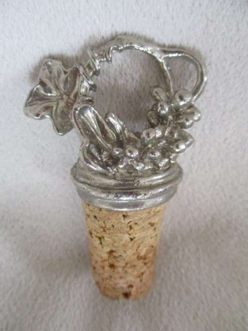 CHRISTMAS 7 -  SIX FUN BOTTLE STOPPERS FOR CHRISTMAS