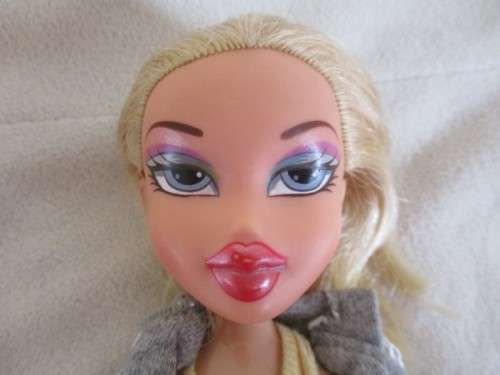 2001 MGA BRATZ DOLL