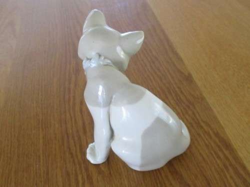 A BEAUTIFUL LLADRO-LIKE CAT - MADE IN SPAIN
