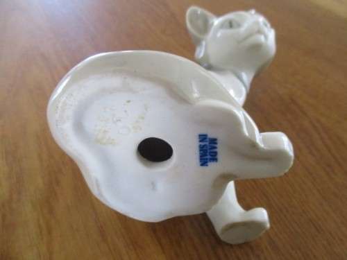 A BEAUTIFUL LLADRO-LIKE CAT - MADE IN SPAIN