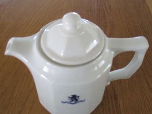 VINTAGE SOUTH AFRICAN CONTINENTAL CHINA TEAPOT WITH LION RAMPANT CREST