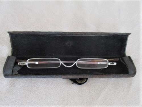 FOR SOMARI ONLY - A PAIR OF CUTE SPECTACLES IN OLD FAUX OSTRICH LEATHER CASE