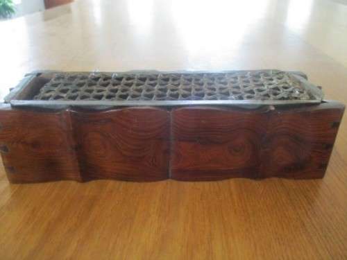 GRANDMA`S  POSY VASE WITH FROG IN SOLID WOOD CASE