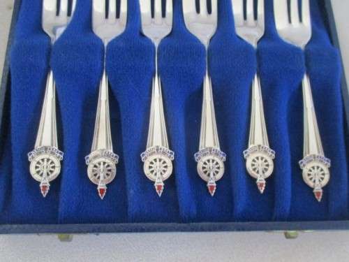 VINTAGE SET OF SIX SILVER PLATED VOORTREKKERS "HOU KOERS" CAKE FORKS IN ORIGINAL BOX