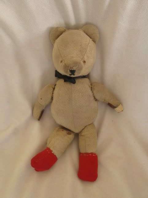 GRANNY'S LITTLE SHRINE - A BATCH OF ANTIQUE, VERY MUCH LOVED TEDDY BEARS