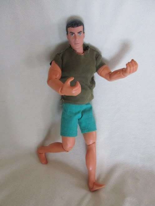 ACTION FIGURE - M & C TOYS