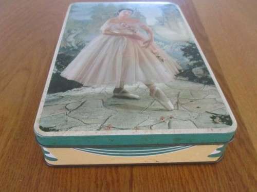 A  VERY COLLECTABLE VINTAGE 1950's EDWARD SHARP, SOUTH AFRICA TOFFEE TIN