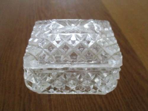 TWO PRETTY LITTLE LEAD CRYSTAL TRINKET BOXES
