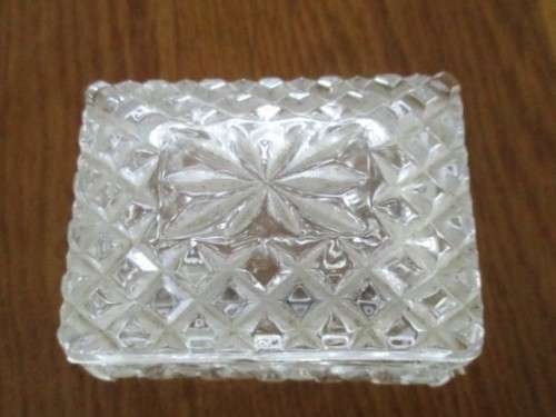 TWO PRETTY LITTLE LEAD CRYSTAL TRINKET BOXES