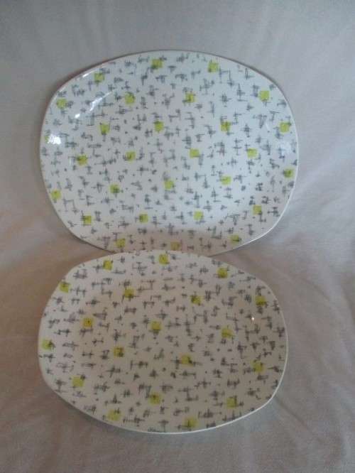 TWO VINTAGE 1950`S MIDWINTER `SAVANNA` PLATTERS DESIGNED BY JESSIE TAIT