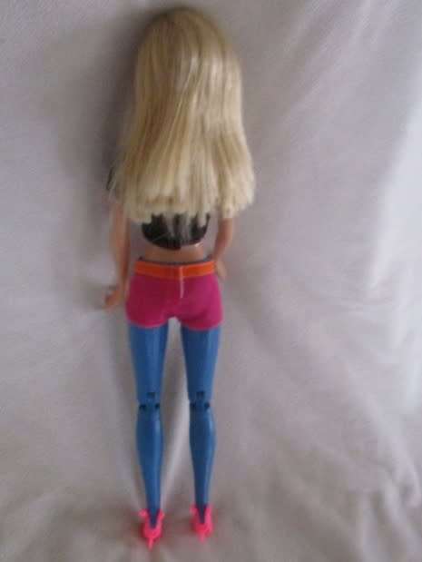 MATTEL BARBIE DOLL WITH ARTICULATED KNEES